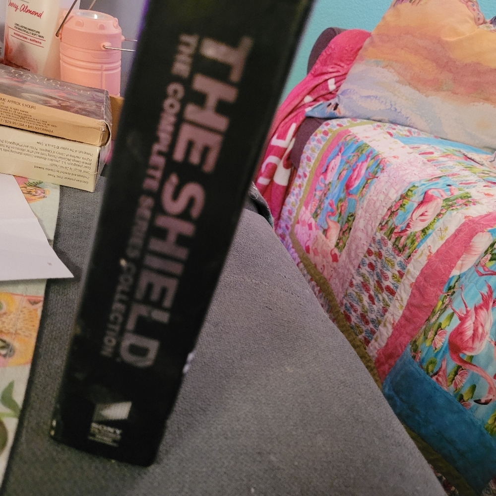 The Shield Complete Series Collection DVD - Picture 6 of 11